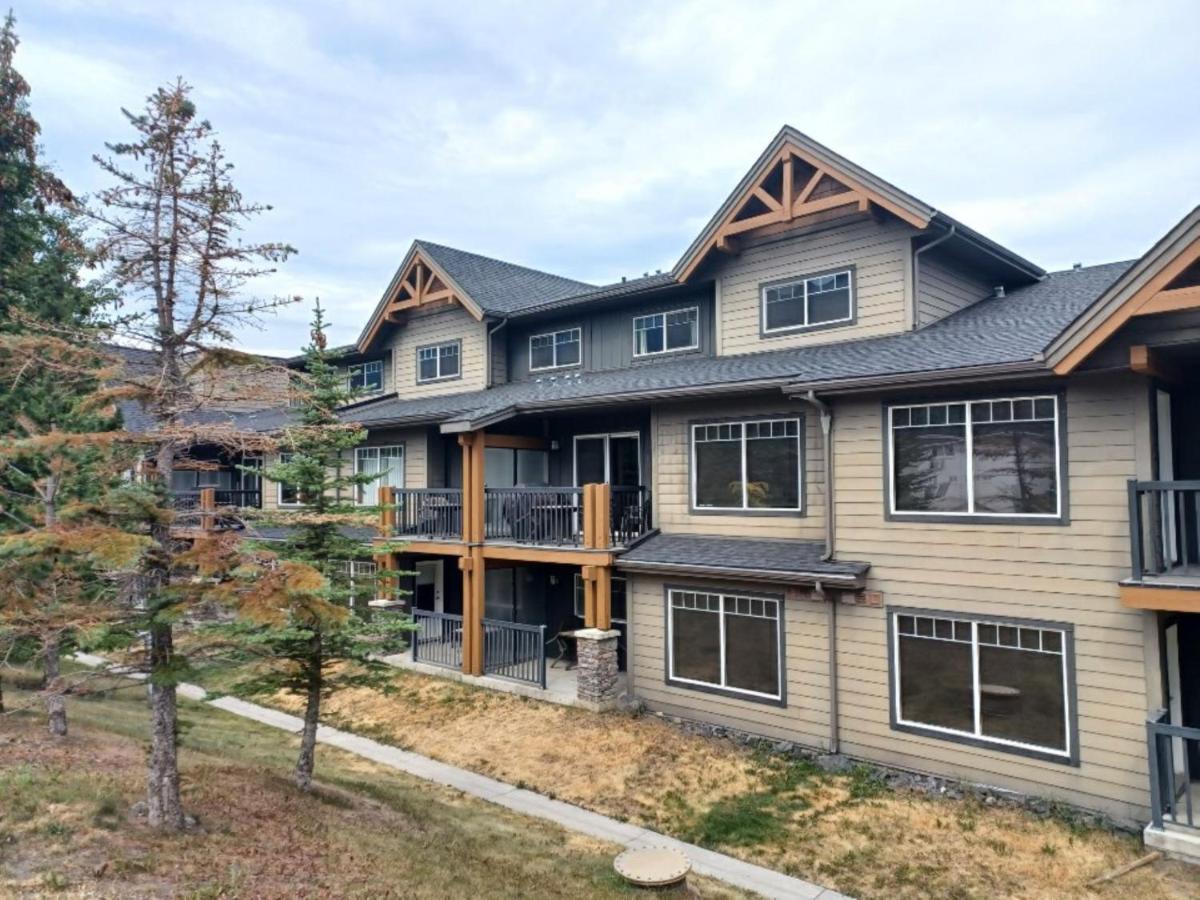 Rocky Mountain Getaway Apartment แคนมอร์ ภายนอก รูปภาพ